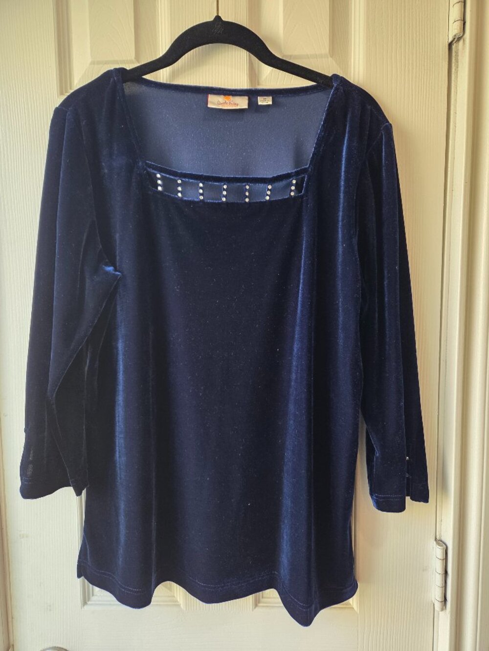 Quacker Factory Embroidered Navy Rhinestone Stretch Velvet Long Sleeve T-shirt